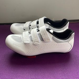 Honosuker indoor women’s cycling shoes - delta compatible cleat installed